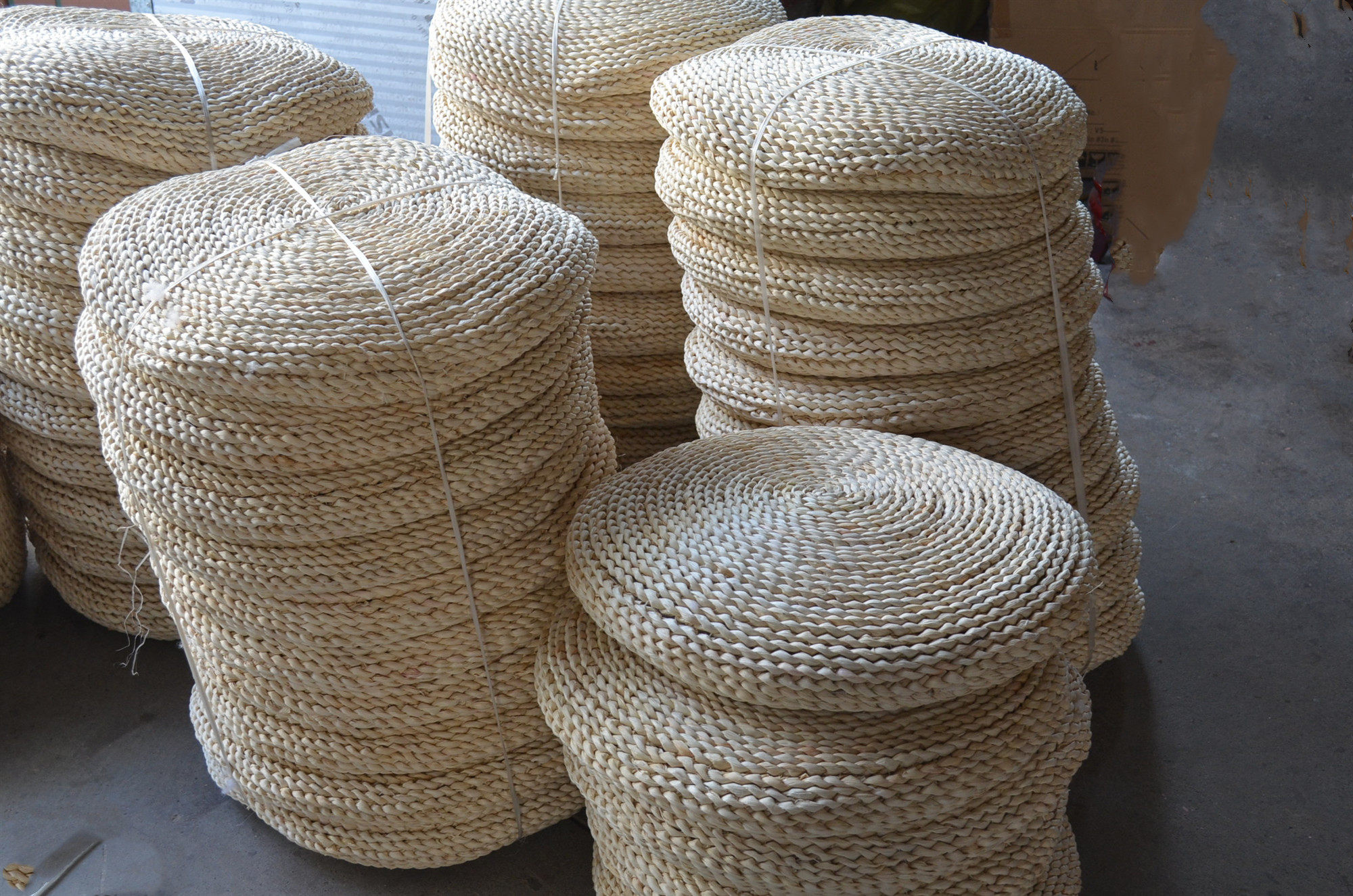 坐垫蒲团地上榻榻米日式草编蒲草草垫子艾草草垫蒲团