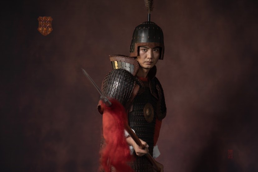 缀甲魏晋盆领盔甲