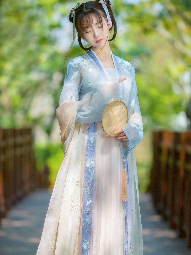 抖音汉服女 日常昙花刺绣对襟上襦齐腰齐胸襦裙 清新套装月下客