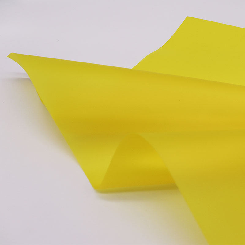 半透明设计面料彩色塑料布雾面防水薄膜风衣雨衣海绵垫