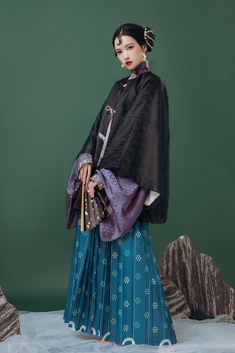 原创夹衣披袄方加绒半袖汉服秋冬明秋绯辞山归汉服