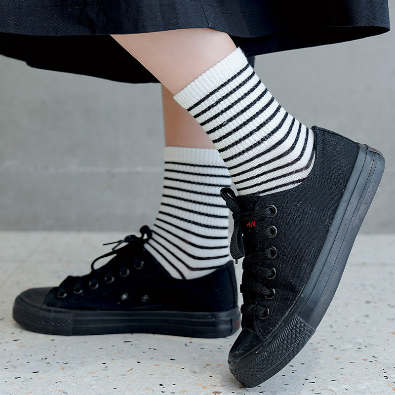 黑白条纹袜子女中筒袜韩版学院风日短袜