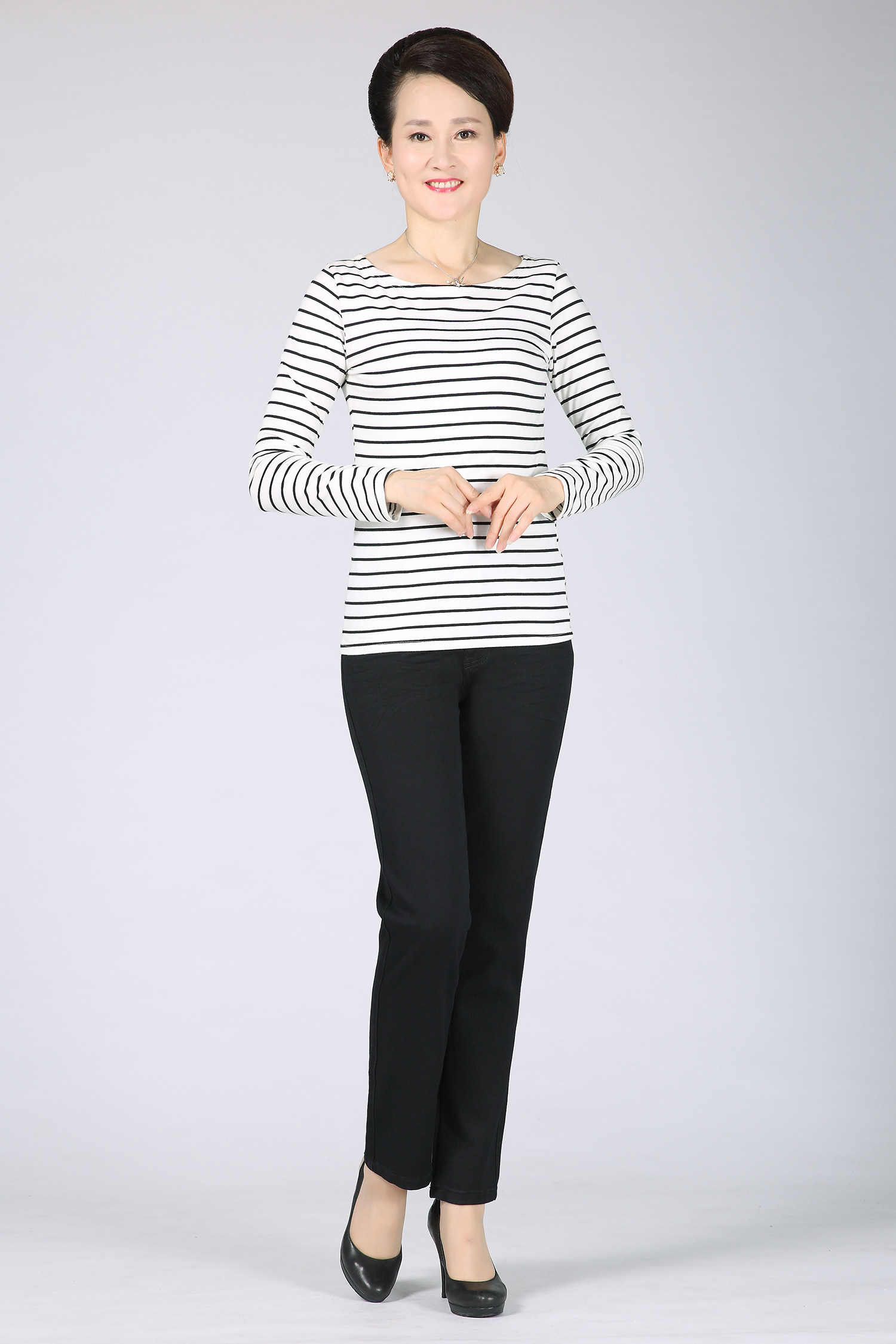 裤子中老年女装大码筒裤妈妈牛仔裤女高高腰老年人牛仔裤