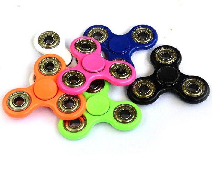 手指陀螺三角减压创意小玩玩具美国edc指尖陀螺