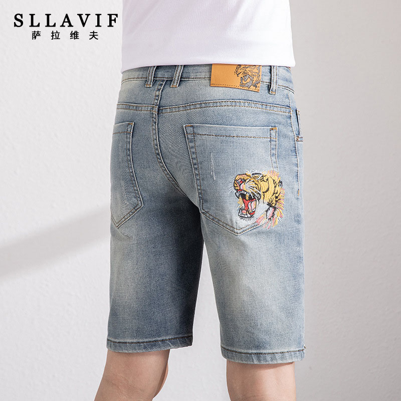 萨拉维夫潮牌刺绣虎头牛仔短裤男夏季薄款青年休闲浅蓝色五分裤子