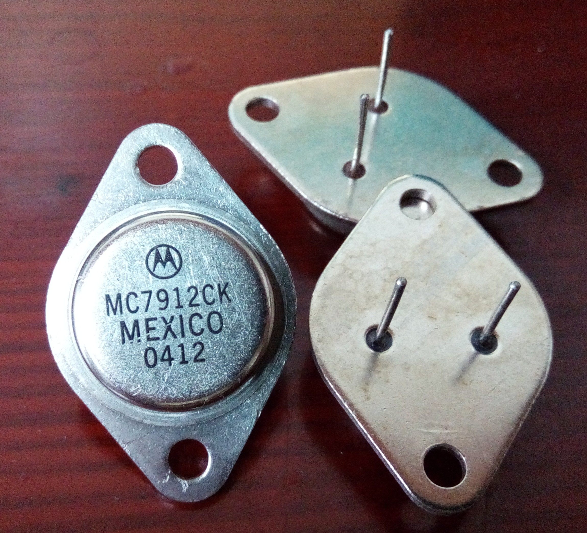 l7912ctmc7912cklm7912cklm79h12k进口全新原装to3金封管三极管