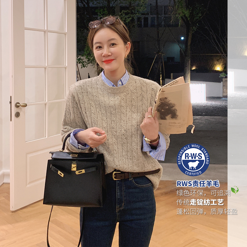 莉贝琳sisy冬季英伦纯色绞花毛衣女宽松保暖低圆领套头羊毛针织衫