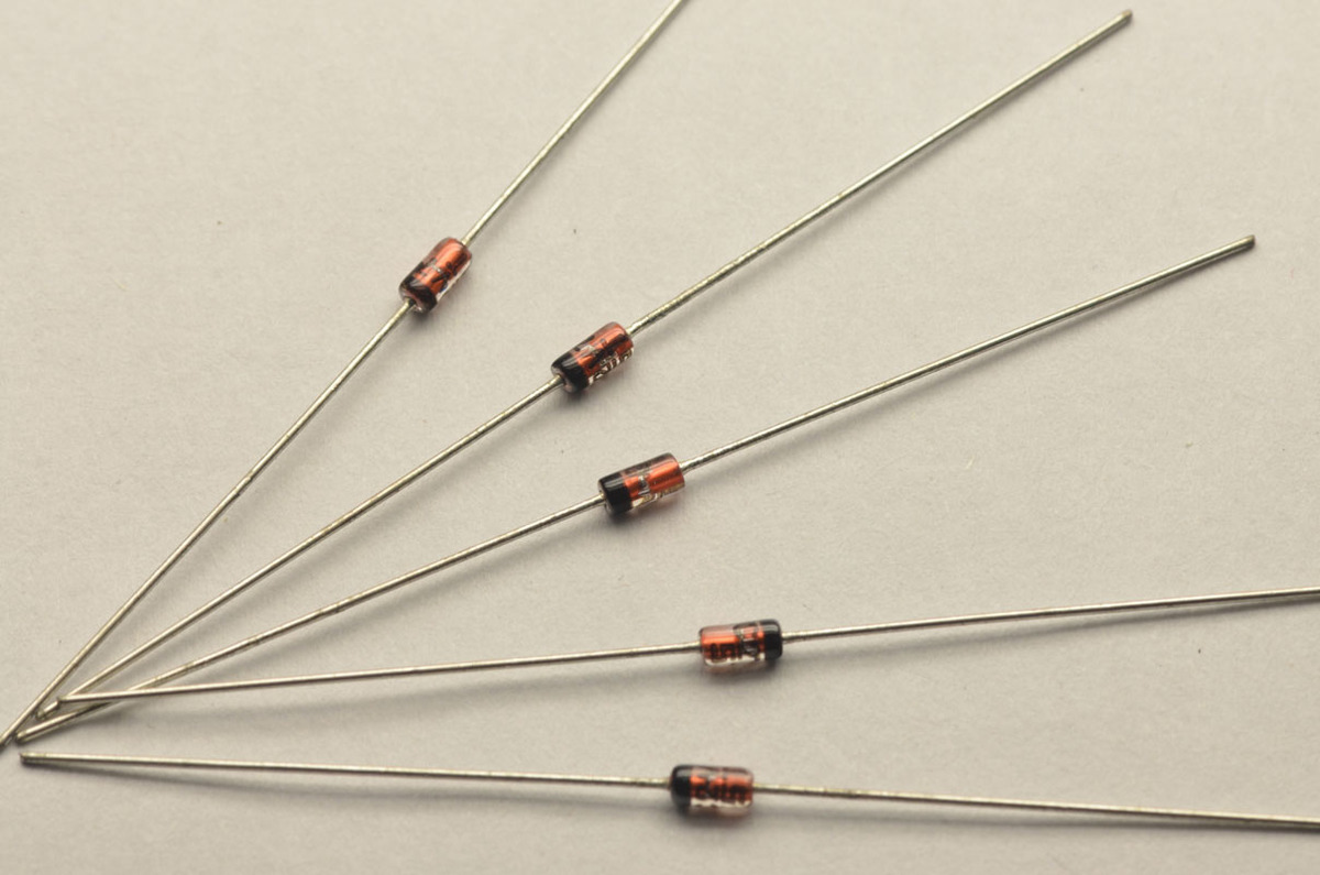 优质2w直插稳压二极管75v05w整包500个二极管