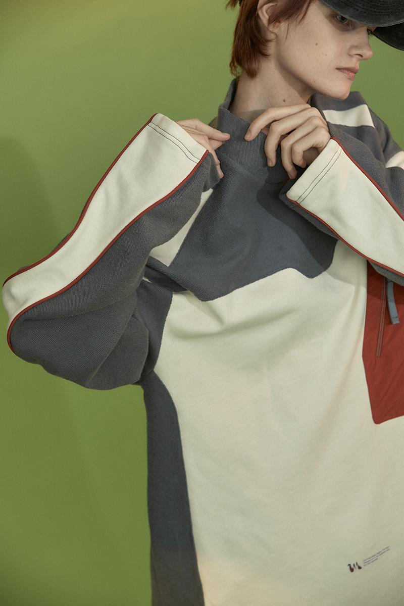 UMAMIISM “幕后”毛圈手感未来感赛车服长袖小高领卫衣