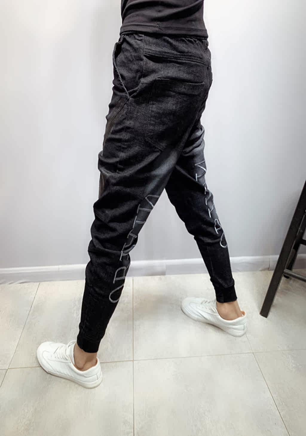 冬季刺绣加厚牛仔小脚裤修身哈伦束脚裤潮流男士显瘦精神小伙裤子