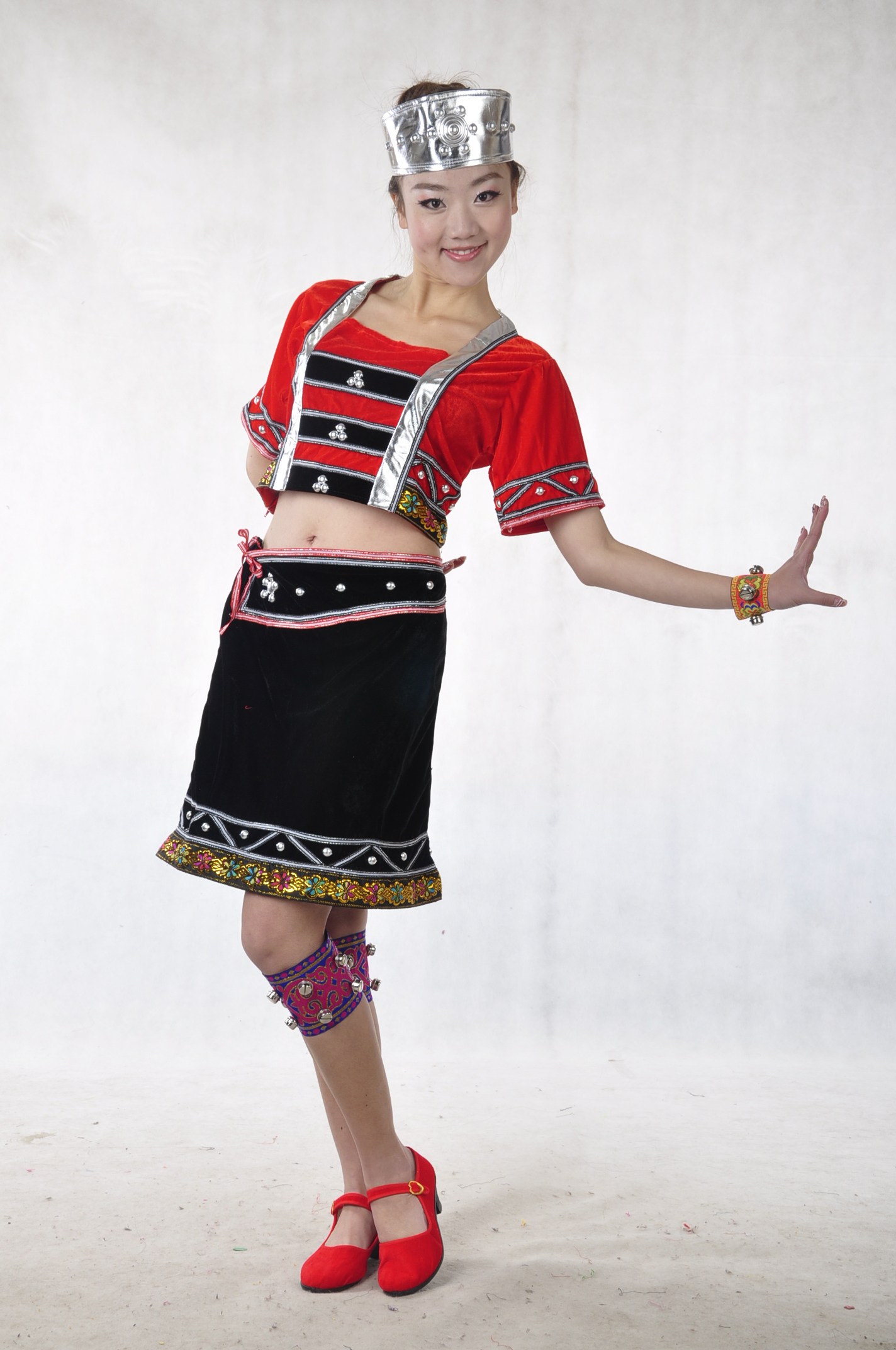 服装少数民族佤族女装舞蹈演出演出服红色短裙短款民族服装