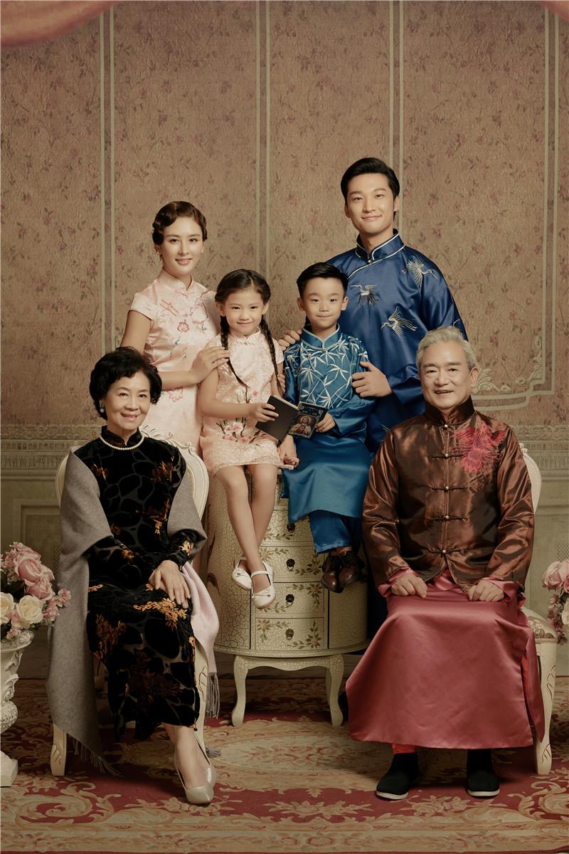 2021写真拍照艺术全家福六口新款一家服装摄影亲子装