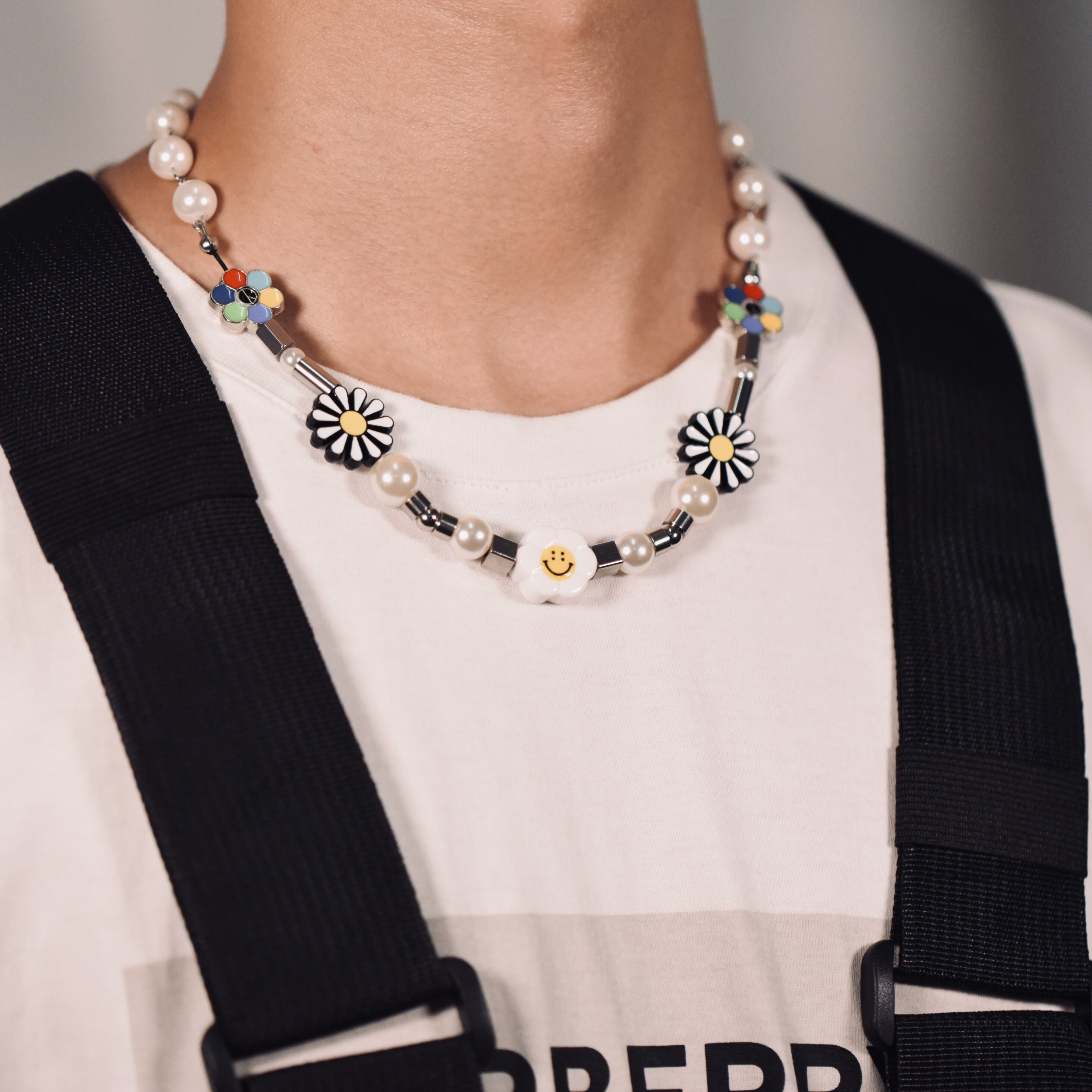 过验雏菊反战笑脸太阳花珍珠项链锁骨潮牌嘻哈项链