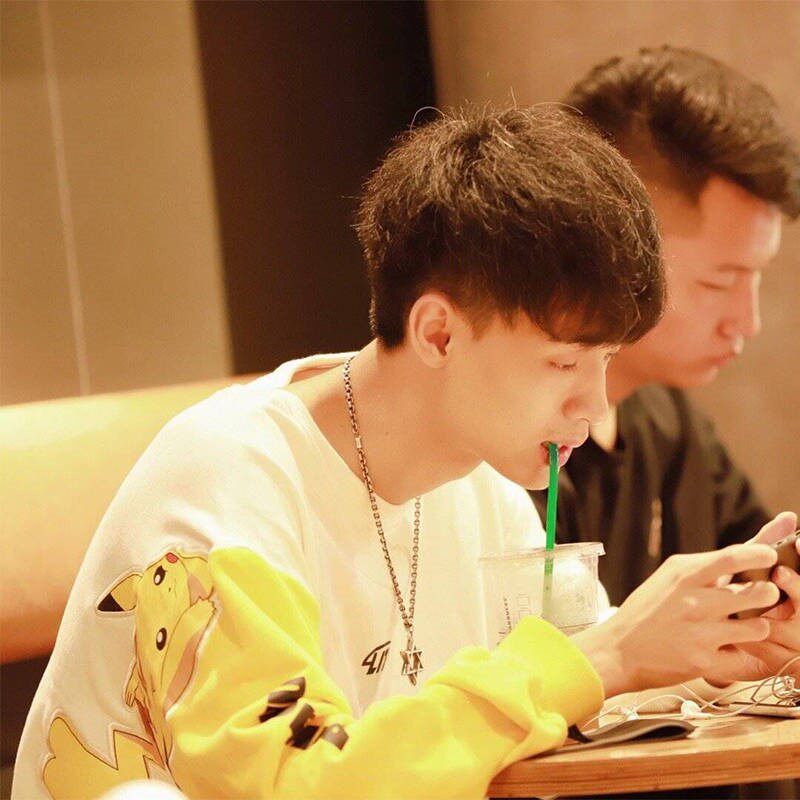 秦霄贤老秦同款皮卡丘卫衣德云社情侣装国潮卡通拼接白月光卫衣女