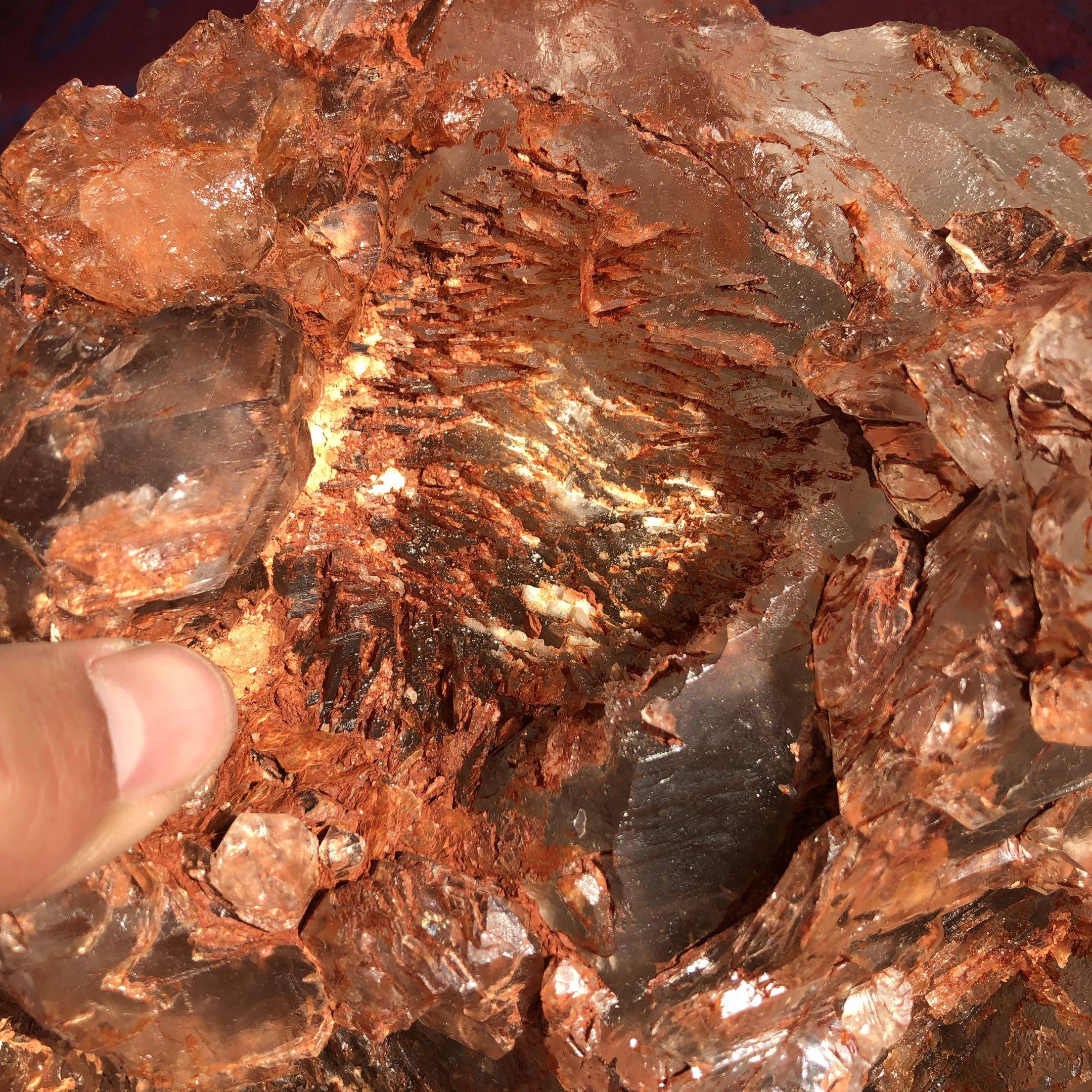 天然马达加斯红泥骸骨水晶原石摆件134公斤摆件