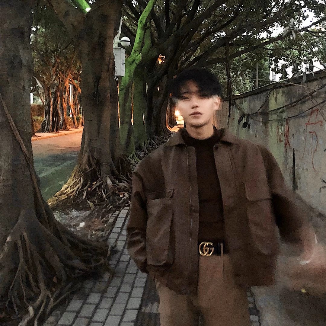 01H studios 钞钞承熠休闲男女学生复古港风做旧皮衣夹克外套痞帅