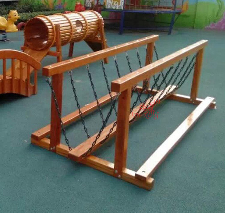 新款幼儿园大型户外玩具进口黄花梨木质独木桥攀岩儿童平衡木荡桥