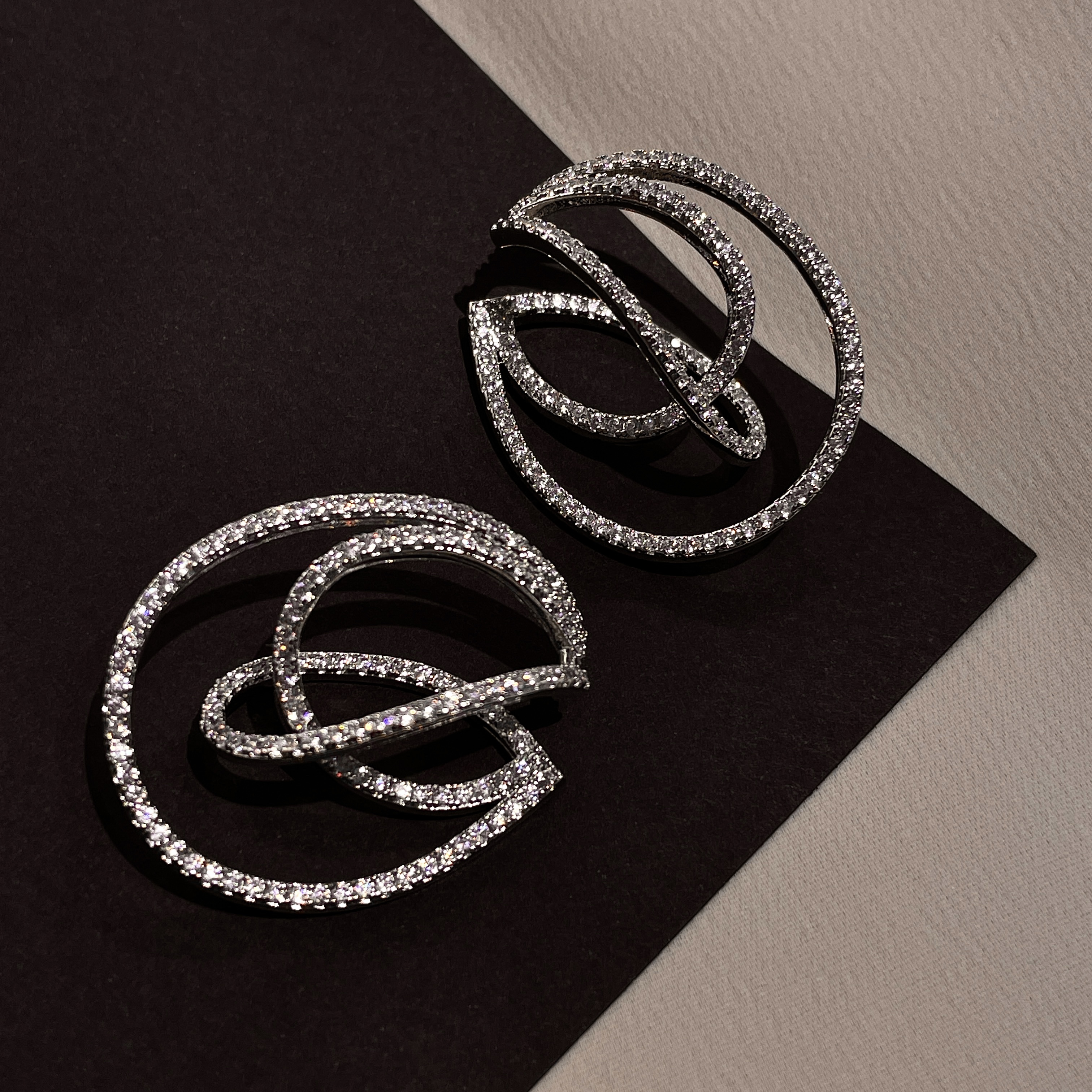 莫比乌斯环耳镶钻锆石椭圆缠绕绕圈耳骨高级耳环耳夹