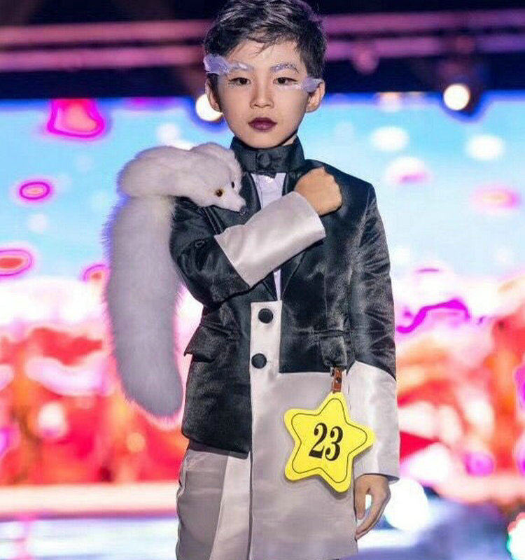 男童模特走秀高端演出服拼色西装潮服车模总决赛儿童礼服
