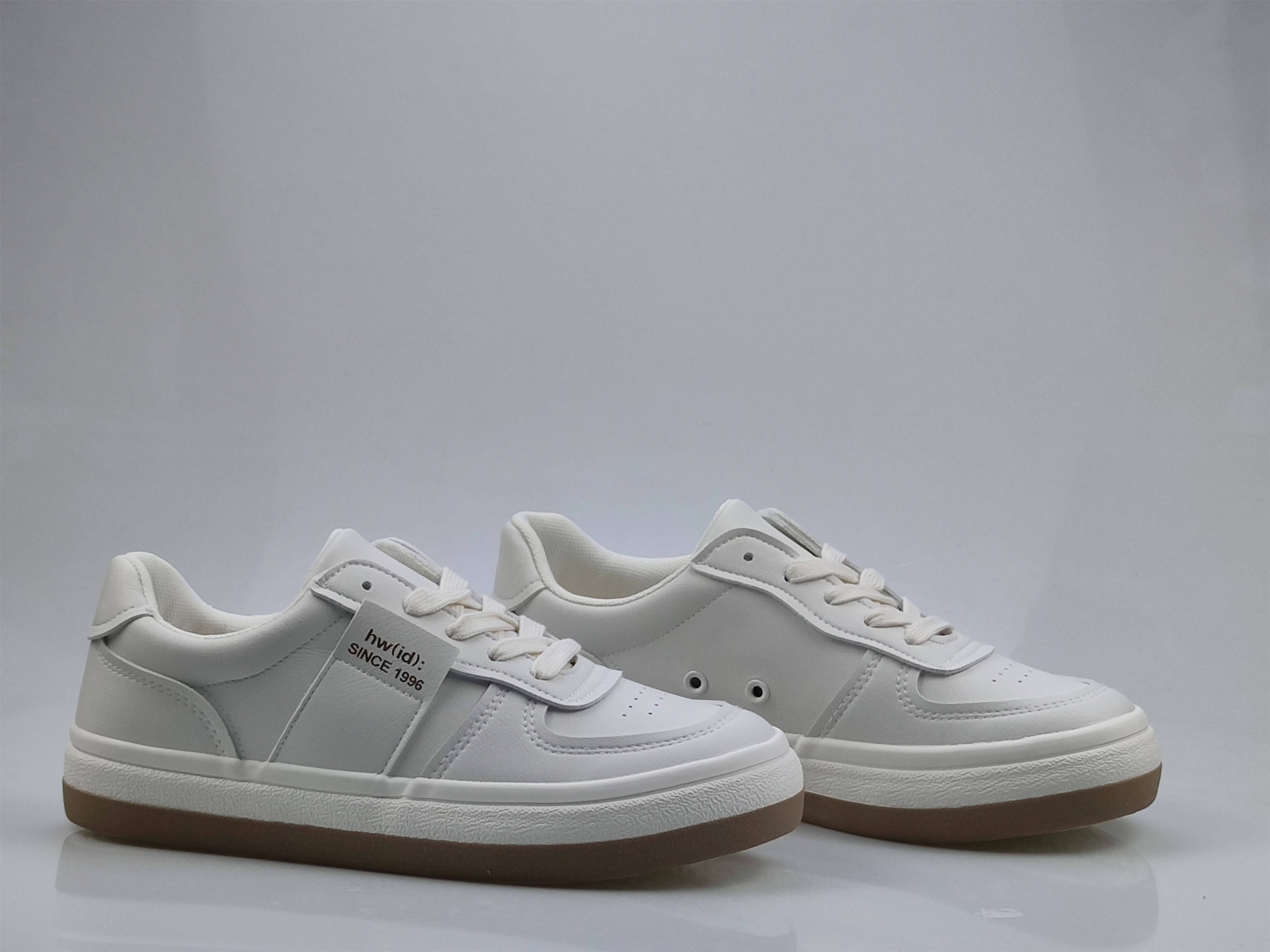 hotwind热风小白鞋女板鞋全新正品春秋新款断码清仓韩版休闲平跟