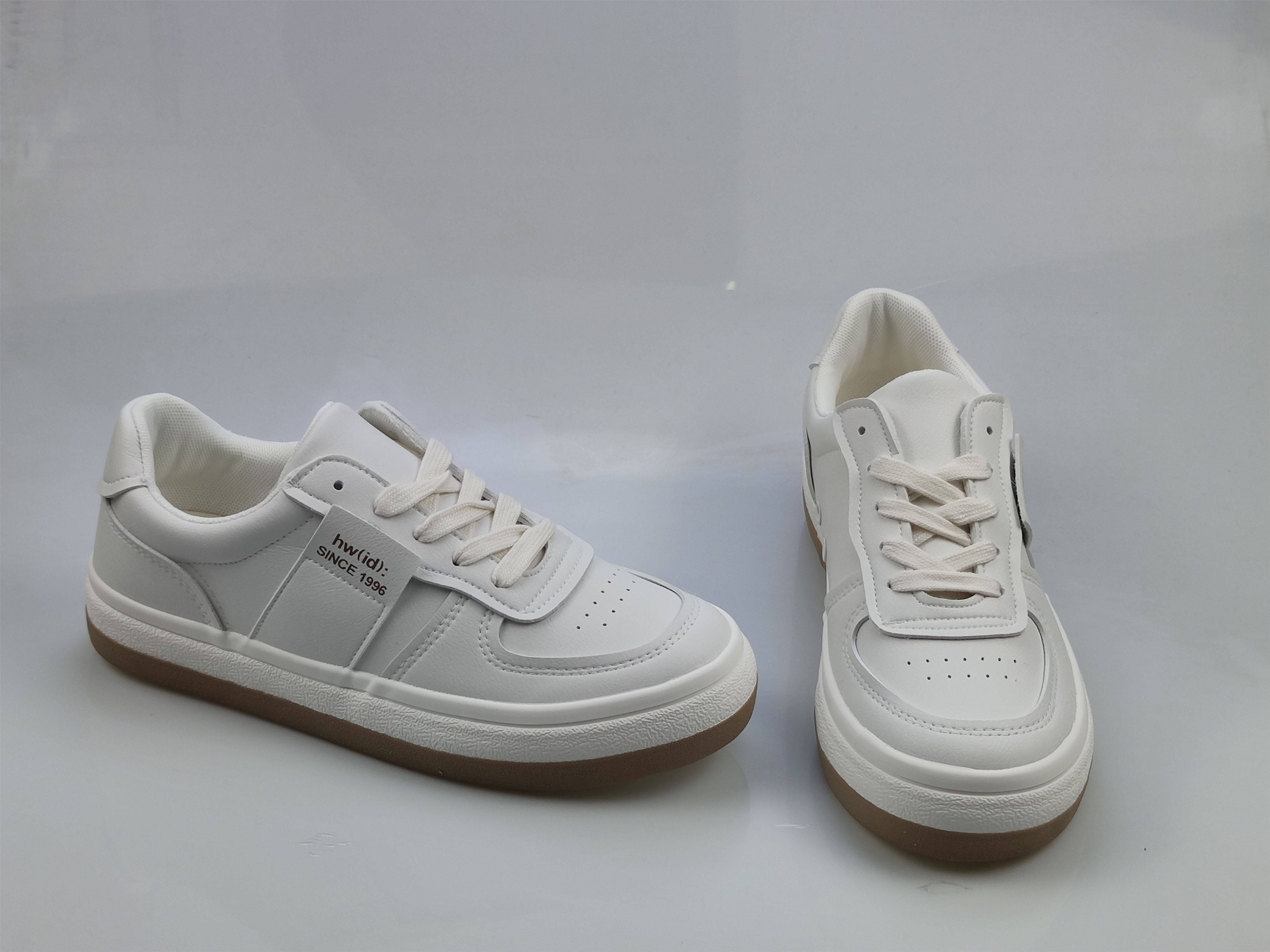 hotwind热风小白鞋女板鞋全新正品春秋新款断码清仓韩版休闲平跟