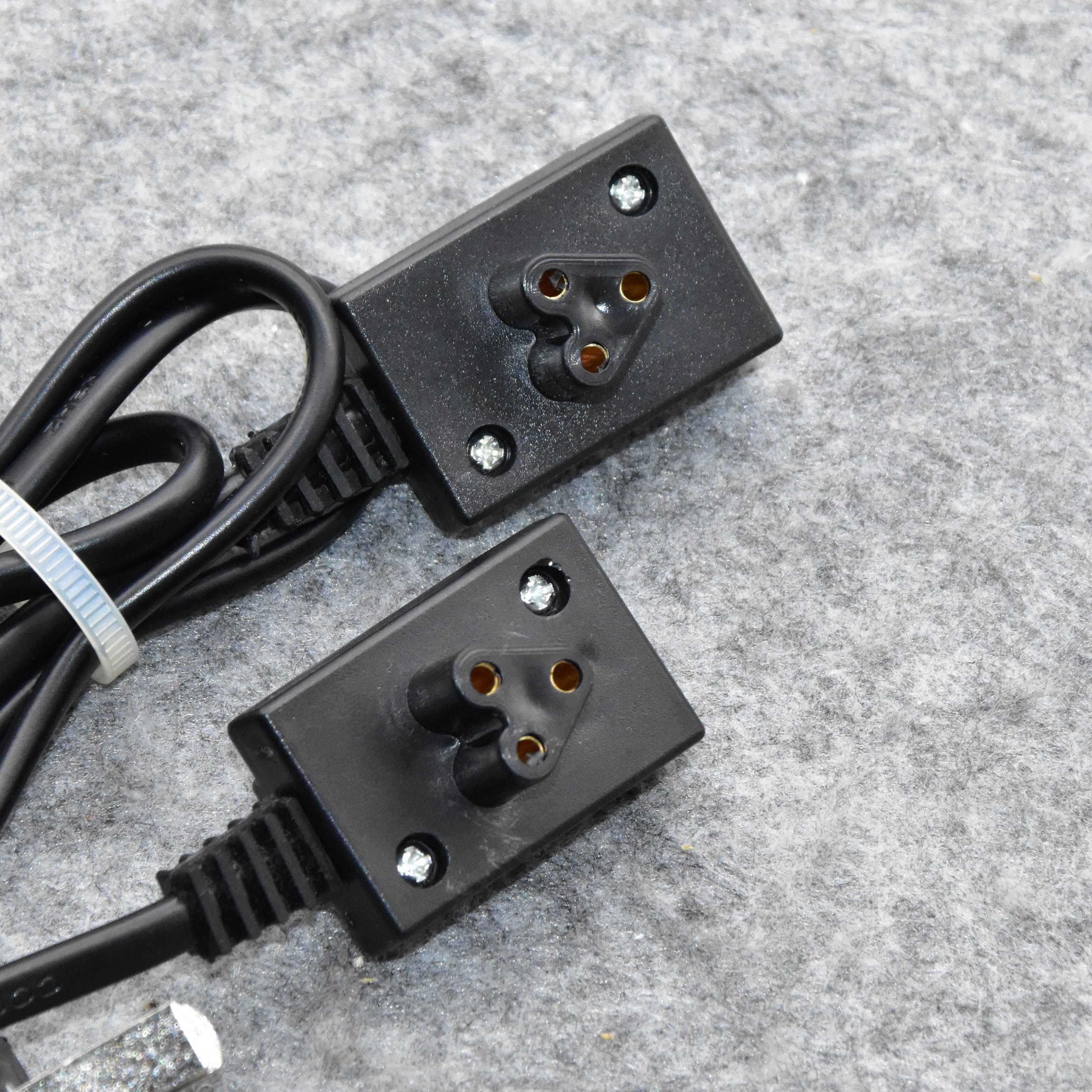 电热水热水袋暖手手宝充电器三孔通用3孔暖宝专用热水袋