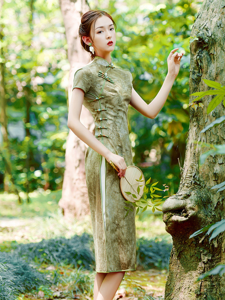 绿色旗袍2020新款改良中长款复古国风年轻款少女日常生活装连衣裙