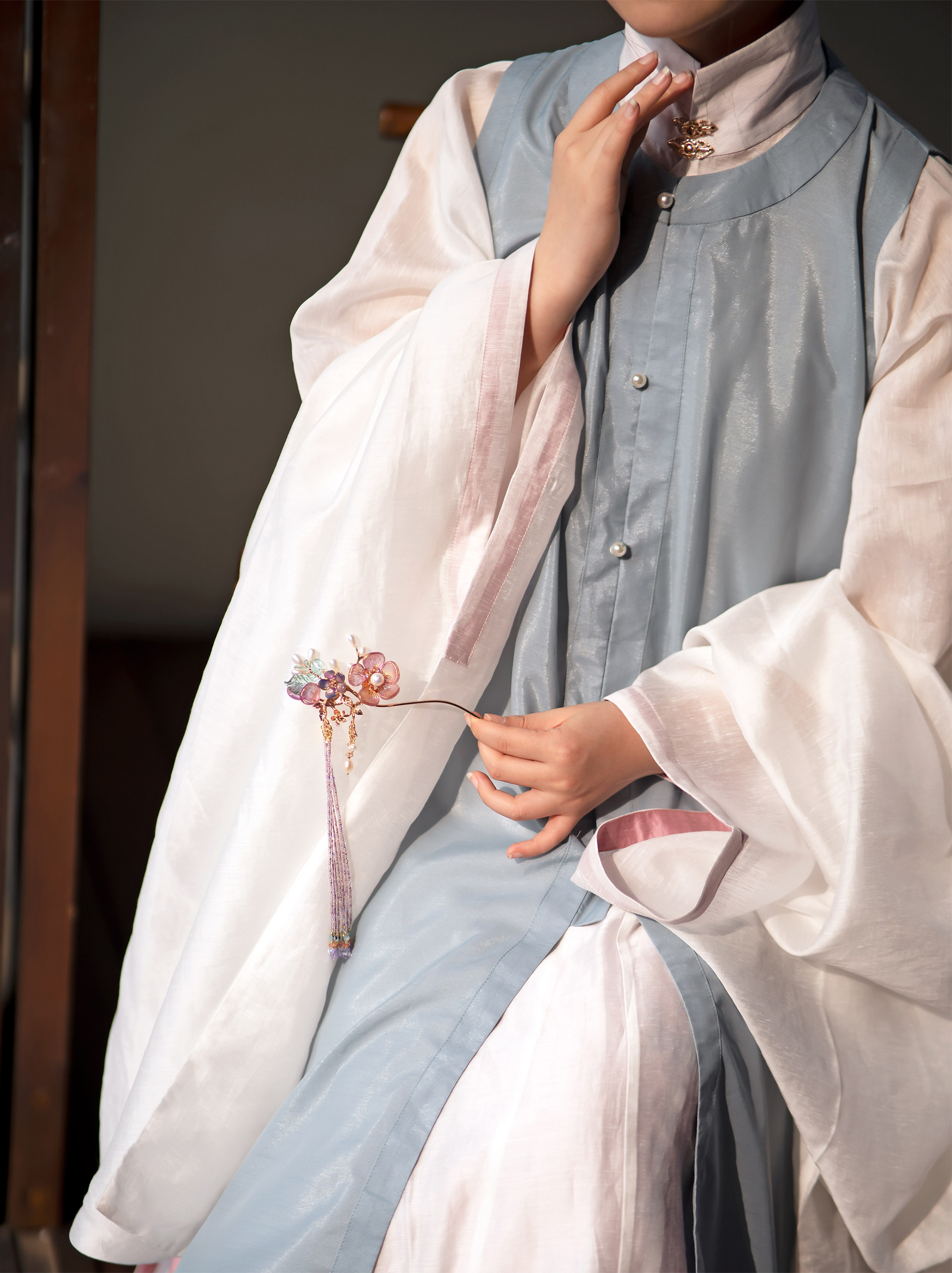 晚明不知明制汉服素色天丝长衫圆领比甲七色民族服装