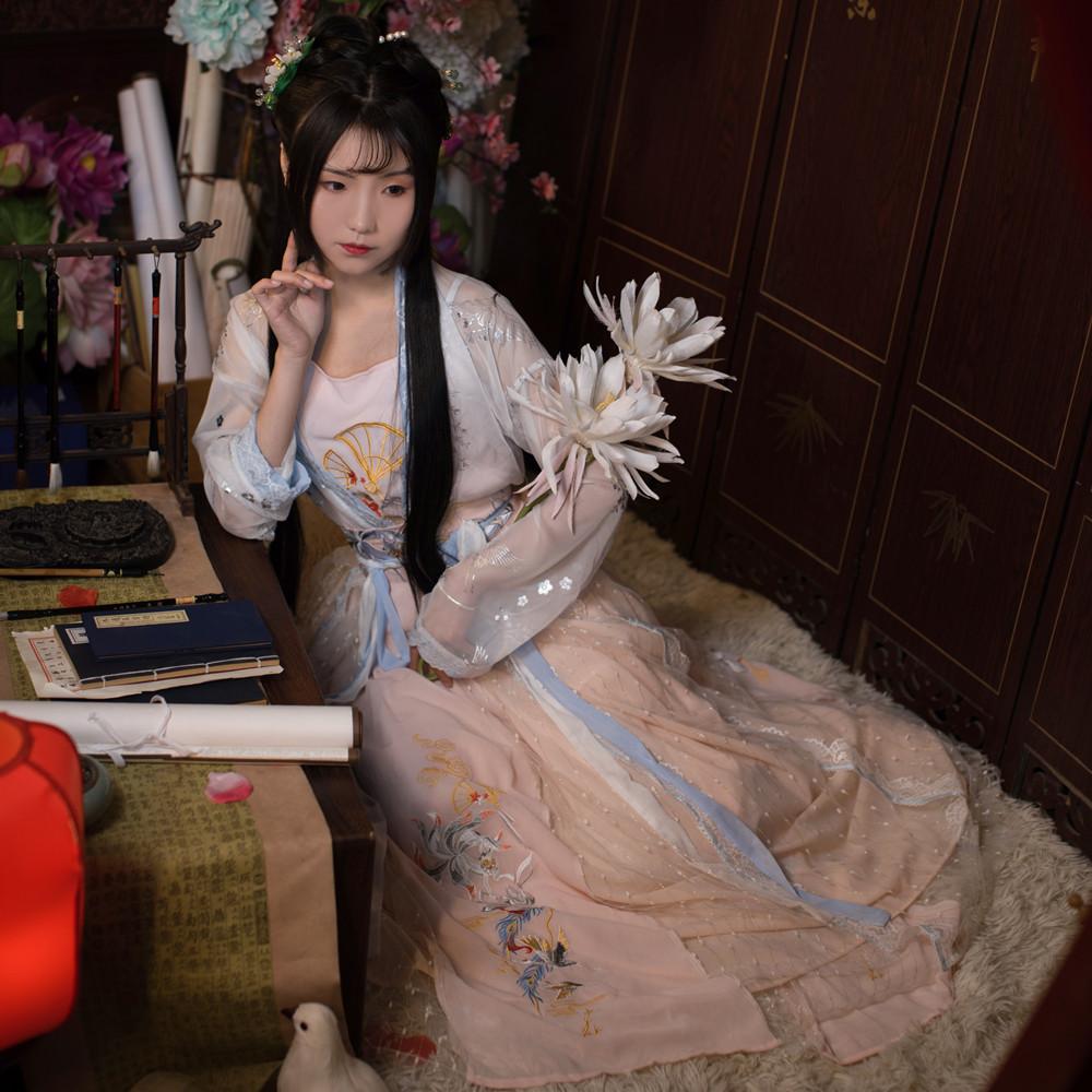 山海经九尾玥裳晴歌汉服女原创刺绣九尾狐白色蕾丝花边齐胸腰襦裙