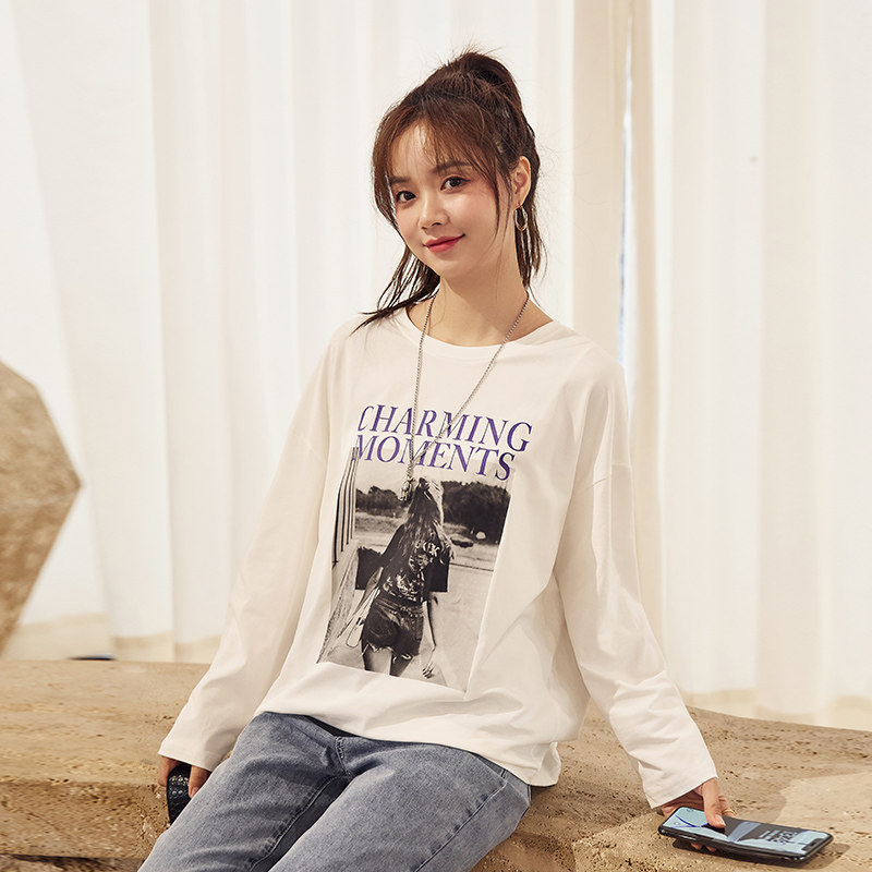 keely宜立女装2021新款欧美套头圆领人物设计t恤