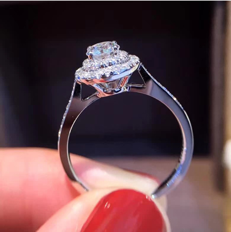 钻石梵大钻戒结婚显钻石女圆形戒指大福四爪手饰