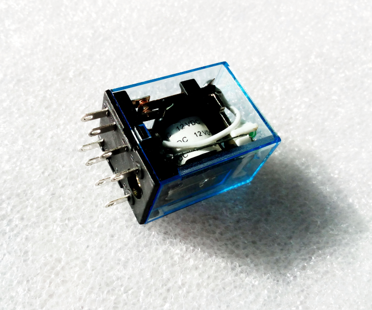 继电器双刀双掷常开两常12v24v欧姆龙功率5a其它元器件