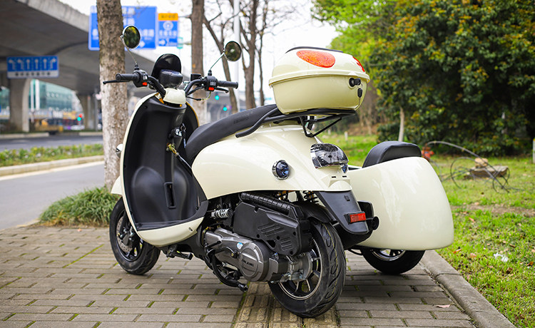 125cc龟王踏板摩托车燃油助力车男女式成人车整摩托车整车