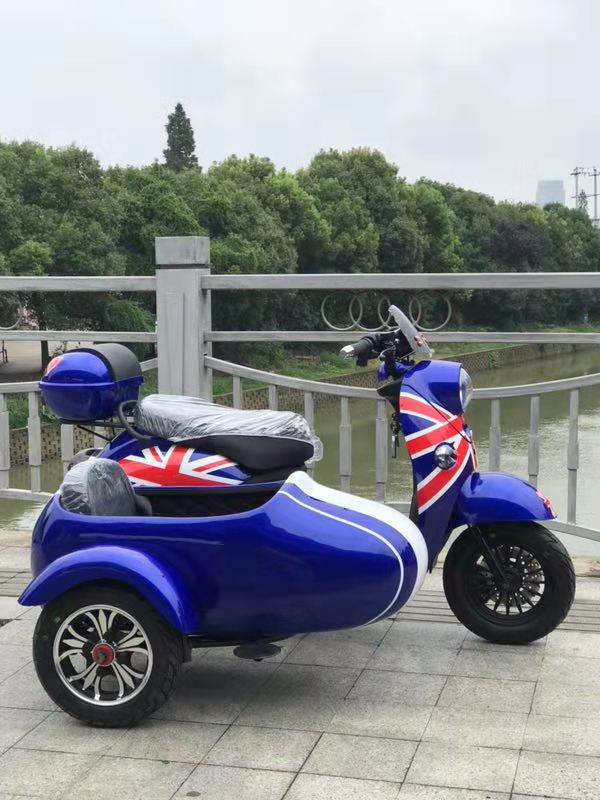 小龟电动踏板摩托边三轮125然油摩托边三轮城市休闲代步车