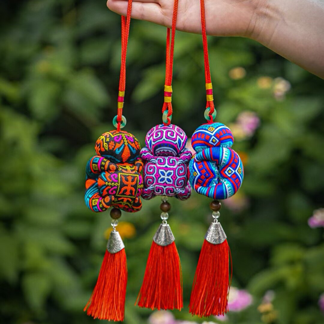 藤缠广西壮族麽乜端午节艾草驱蚊香囊壮族民间特色香包