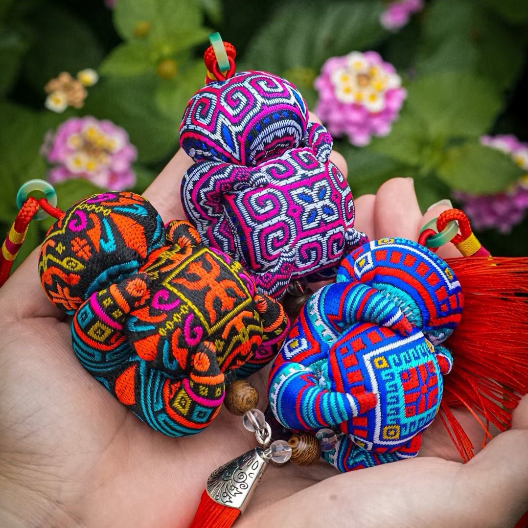 藤缠广西壮族麽乜端午节艾草驱蚊香囊壮族民间特色香包