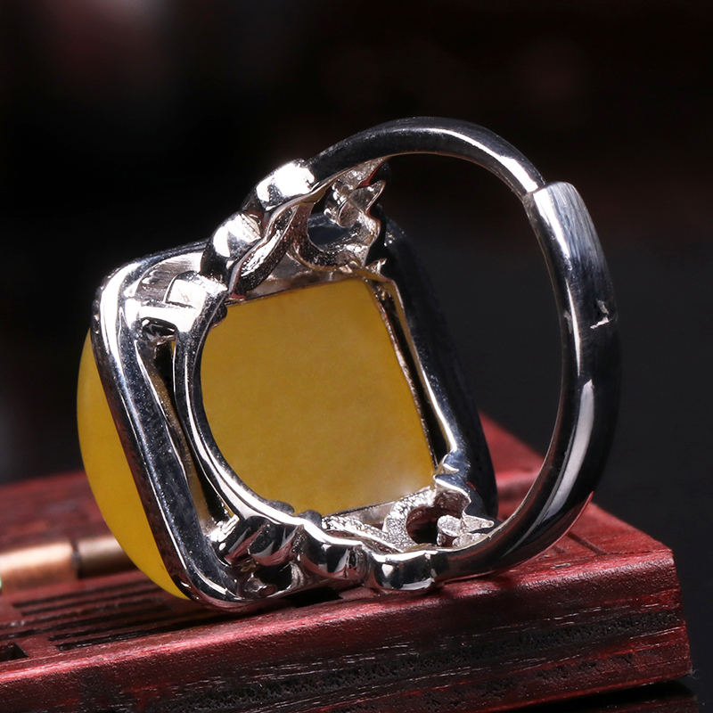 琬珺蜜蜡戒指女戒天然琥珀s925纯银镶嵌肉质浑厚鸡油黄满蜜