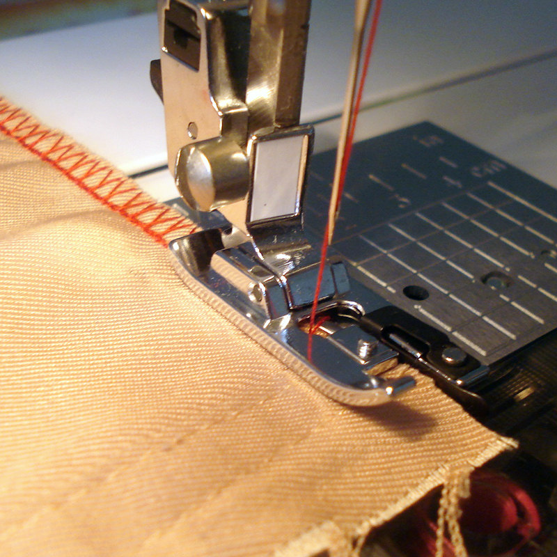 蝴蝶家用电动多功能缝纫机包边衣车拷边压布脚厚料其他