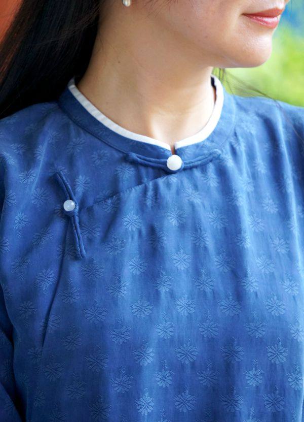 坐看柜中缘原创中式蓝色大襟清服长衫袍子铜氨民族服装