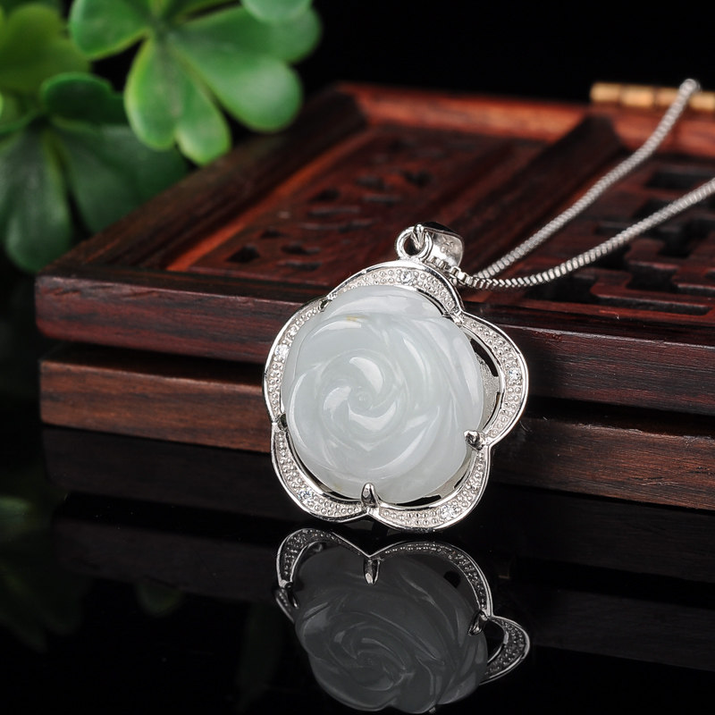 天然翡翠吊坠银镶玉玫瑰玫瑰花玉坠女款玉项链带链子颈饰