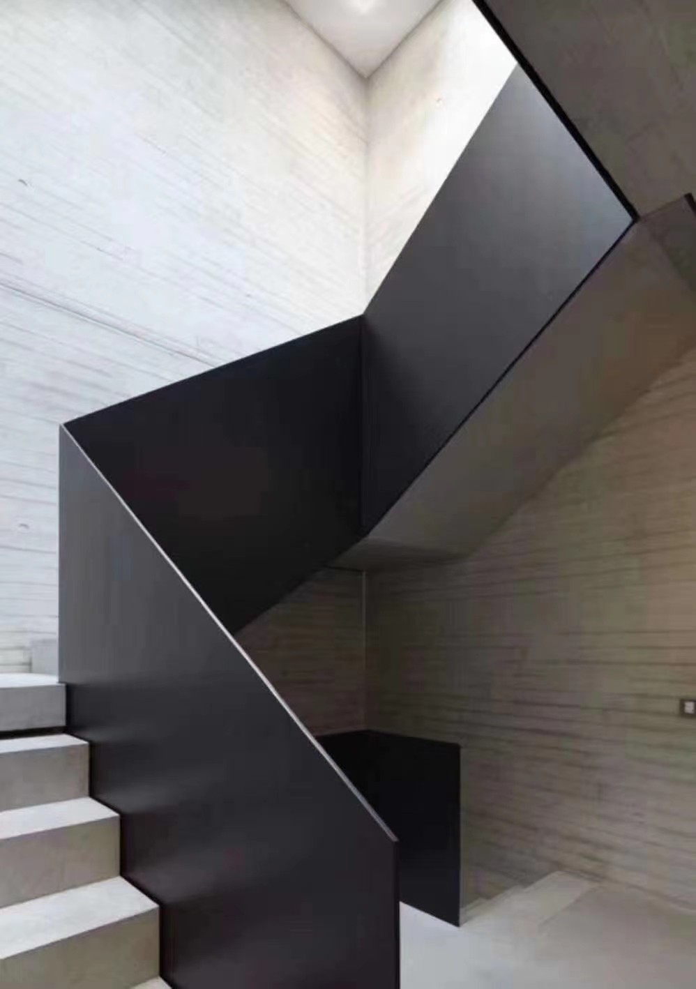 楼梯高端定制旋转弧形钢板室外踏步钢架复式整体楼梯