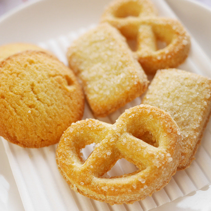 皇冠丹麦曲奇72g/163g黄油原味饼干礼盒装代餐早餐休闲办公零食