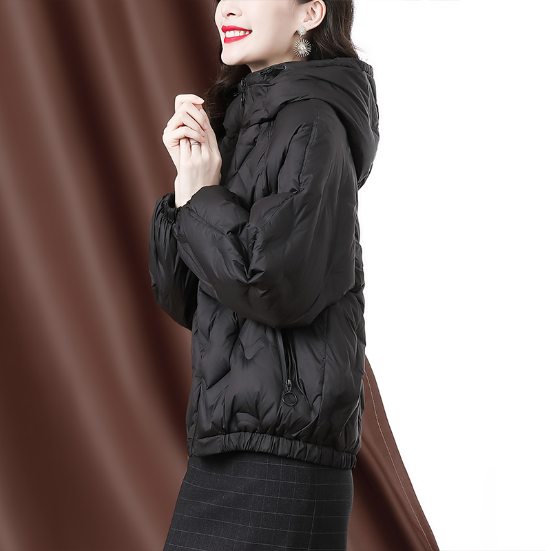 轻薄羽绒服女2022年冬季新款鸭绒连帽时尚气质短款小个子韩版外套