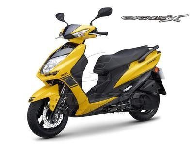 脚蹬雅马哈摩托车s7脚踏飞鹰劲战四代目林海格格电动车脚踏