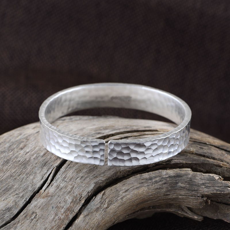 s999足银古法传统手工锤纹素银民族手镯