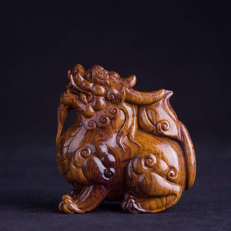海南黄花梨貔貅摆件老料雕刻男士文玩手把书房摆件
