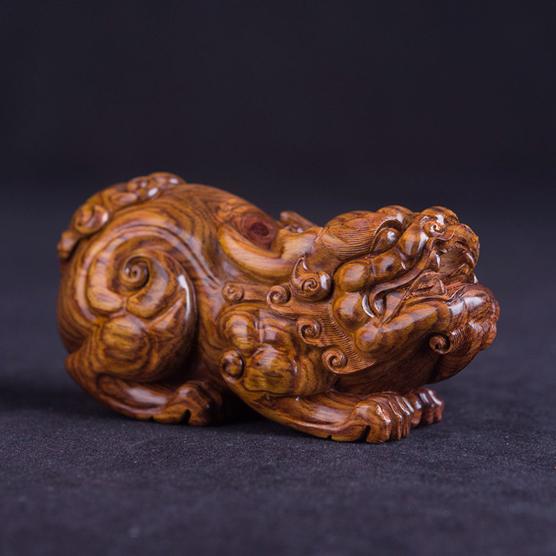 海南黄花梨貔貅摆件虎皮纹老料湘雕刻富甲天下男款摆件