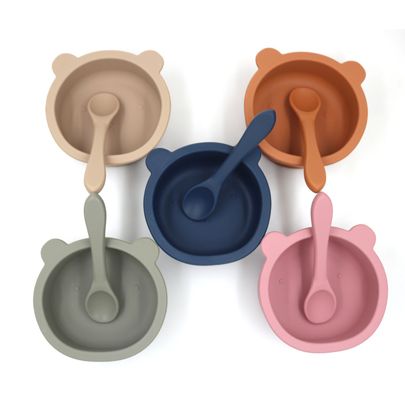 宝宝硅胶餐盘碗勺儿童餐具可爱爱婴儿卡通熊吸盘儿童餐具