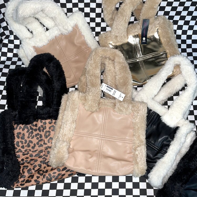 一批欧美新款ins网红复古毛绒绒毛茸皮革辣妹托特包