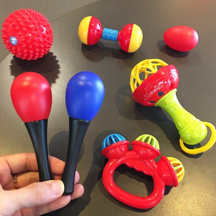 红色沙锤初生婴儿摇玲手摇幼儿护智抓握训练沙锤